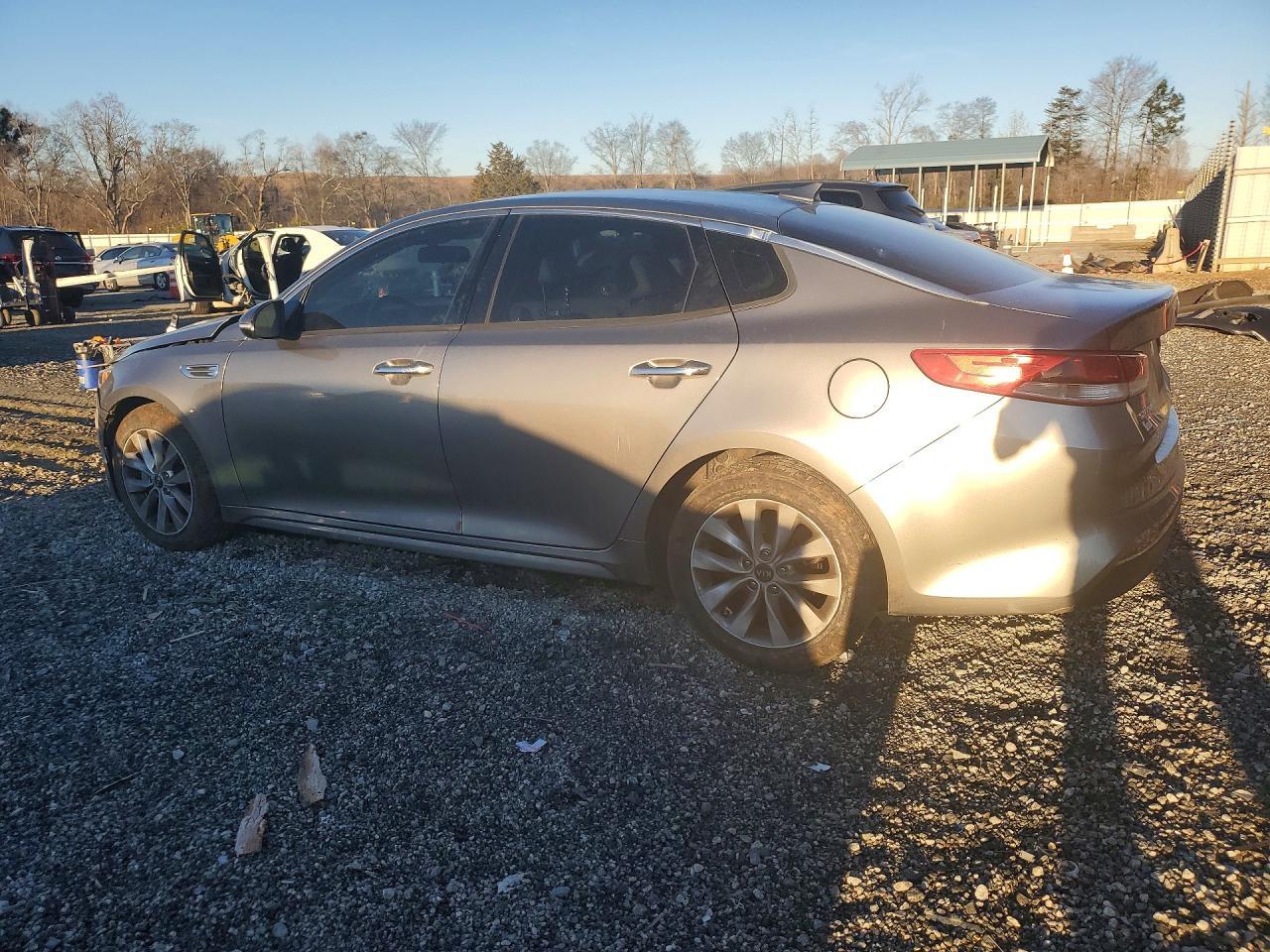 2018 Kia Optima Ex - Image 2