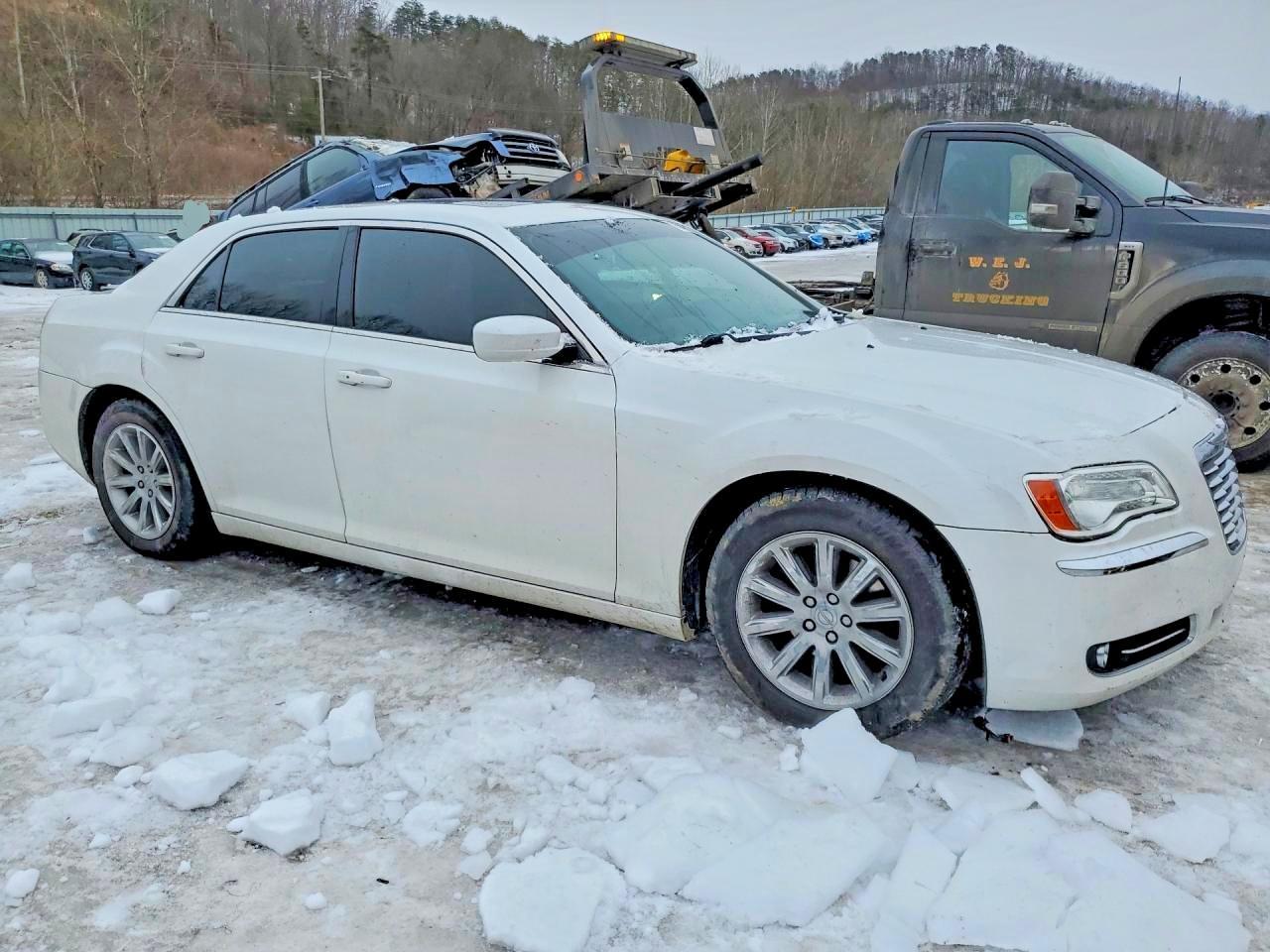 2014 Chrysler 300 - Фото 4