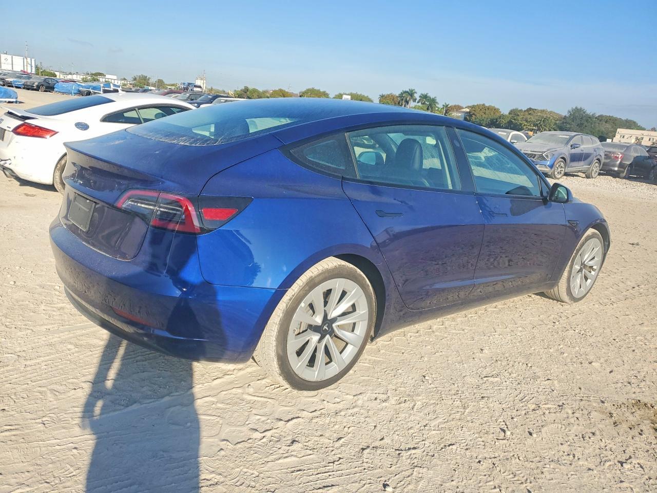 2023 Tesla Model 3 - Фото 3