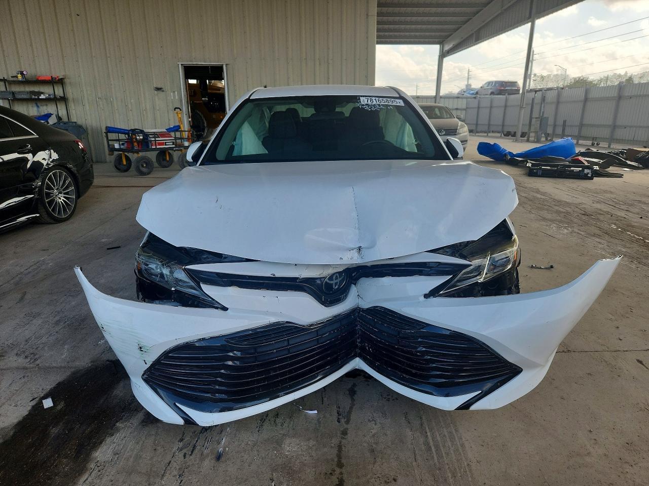2020 Toyota Camry Le - Фото 5