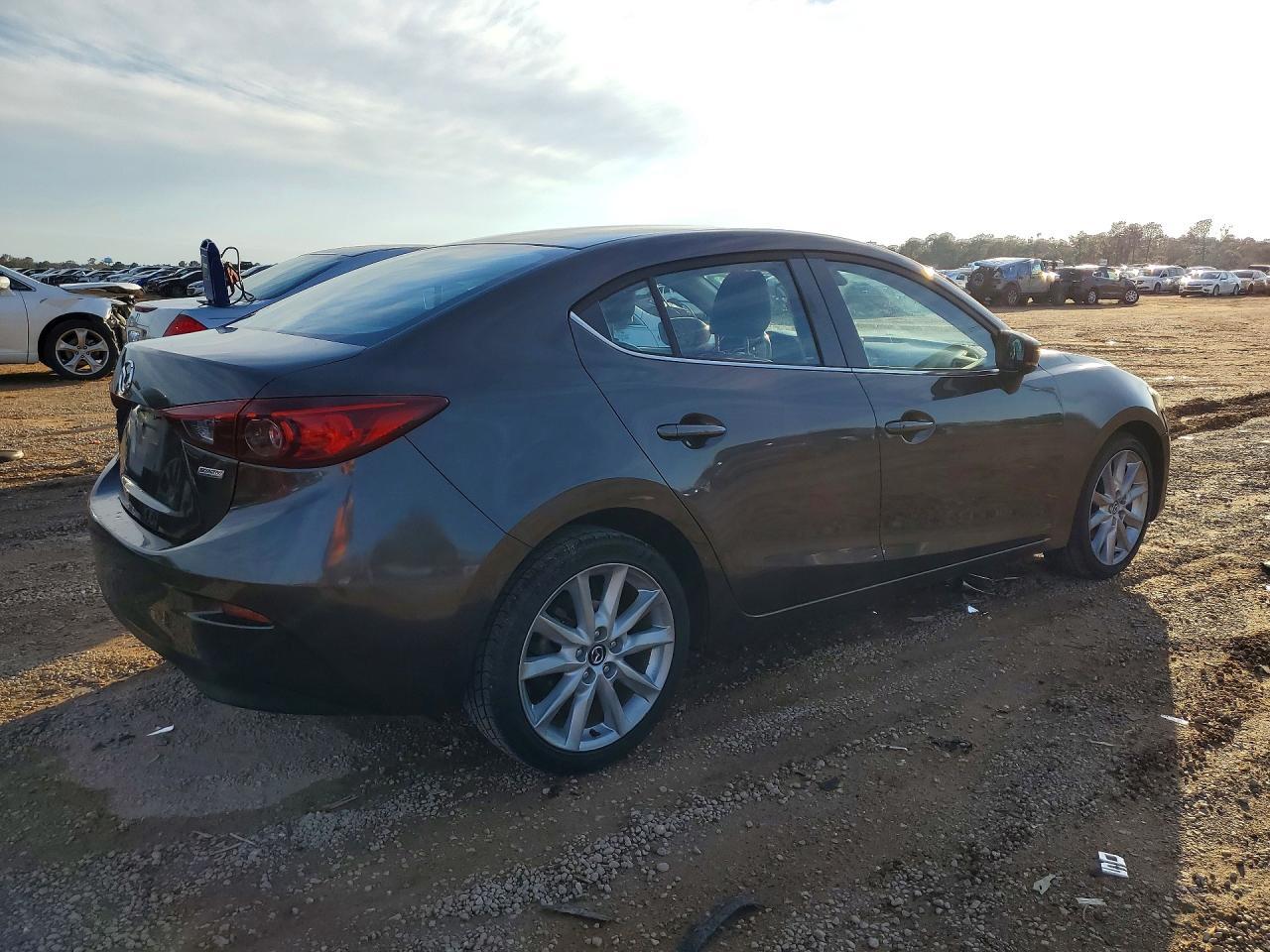 2017 Mazda 3 Touring - Image 3