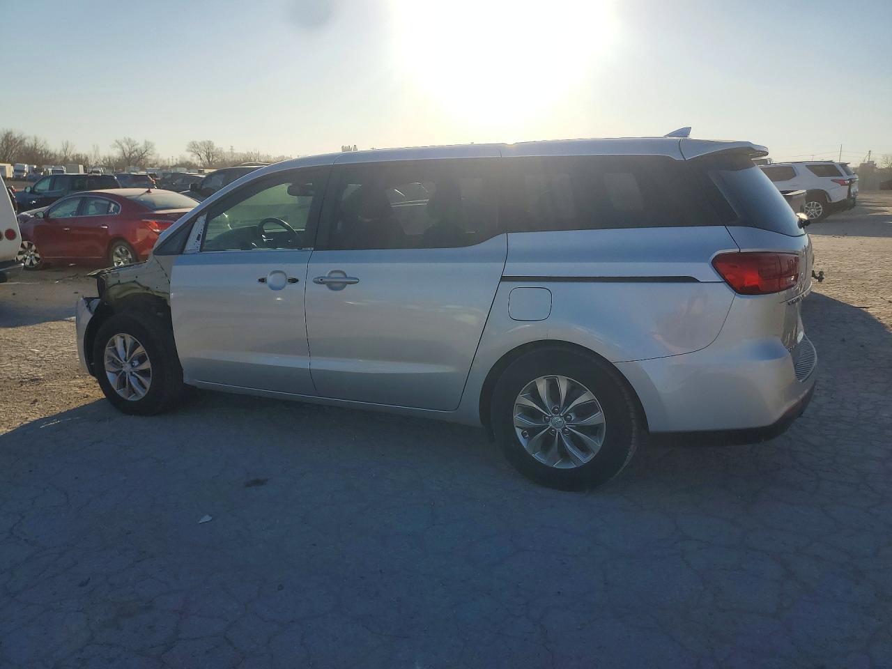 2019 Kia Sedona Lx - Image 2