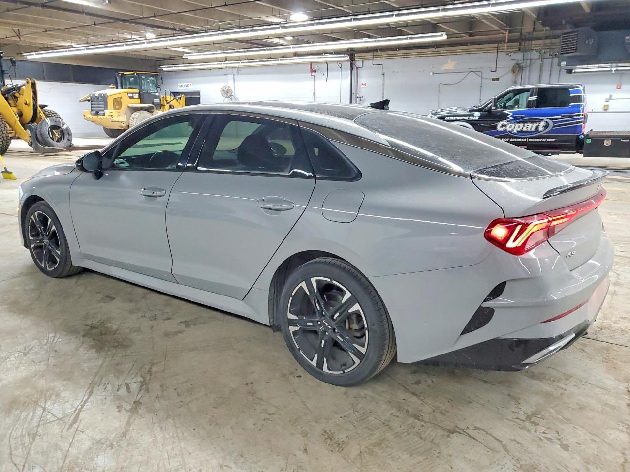 2022 Kia K5 - Фото 2