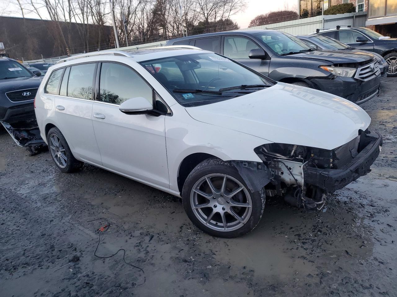 2015 Volkswagen Golf Sportwagen S - Фото 4