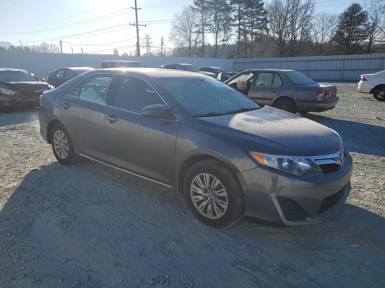 2014 Toyota Camry L - Фото 4