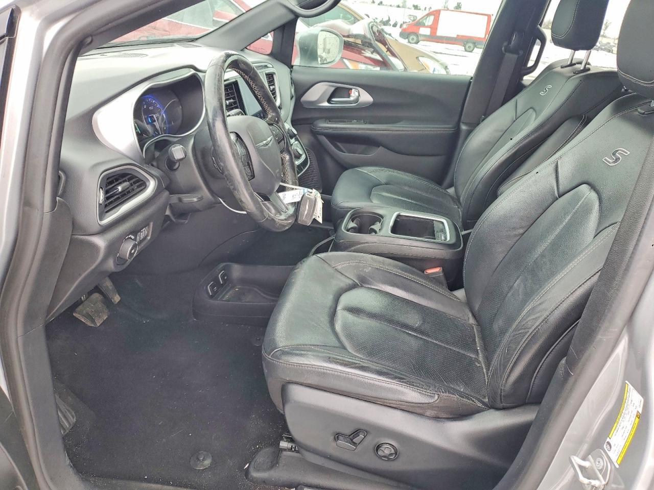 2020 Chrysler Pacifica Touring L Plus - Image 7
