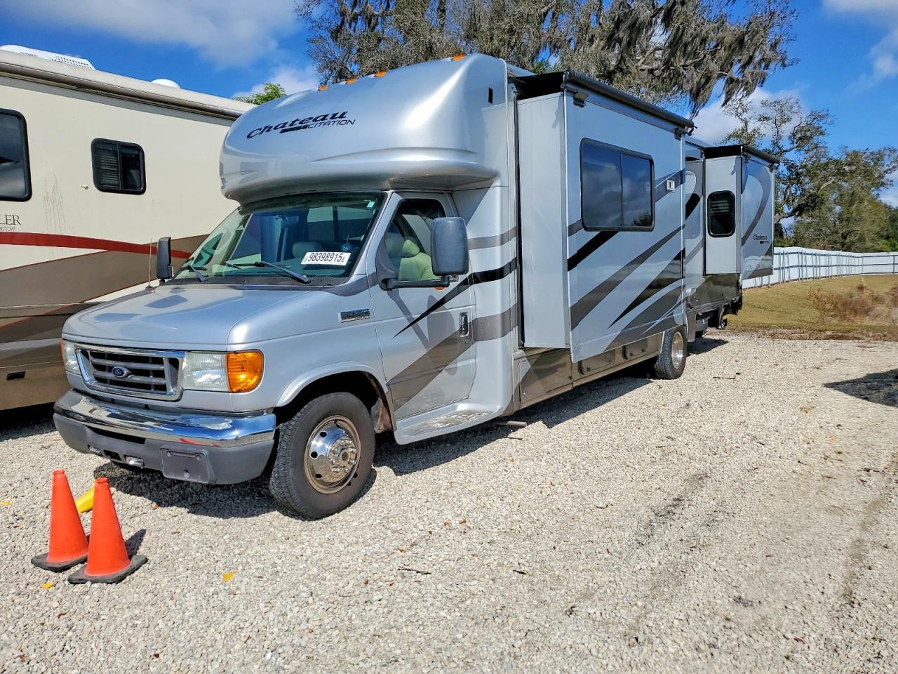2006 Ford E450 Recreational Vehicle - Фото 2