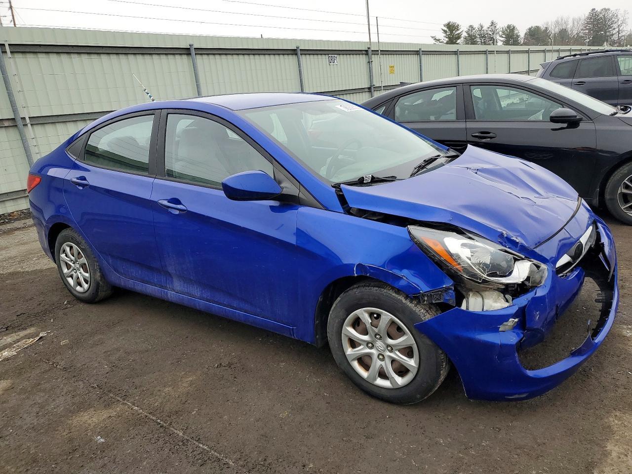 2013 Hyundai Accent Gls - Фото 4