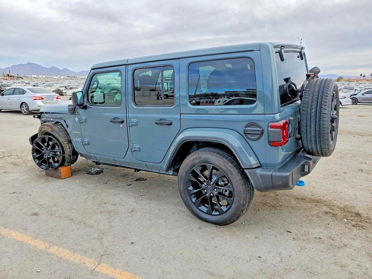 2024 Jeep Wrangler Sahara 4Xe - Image 2