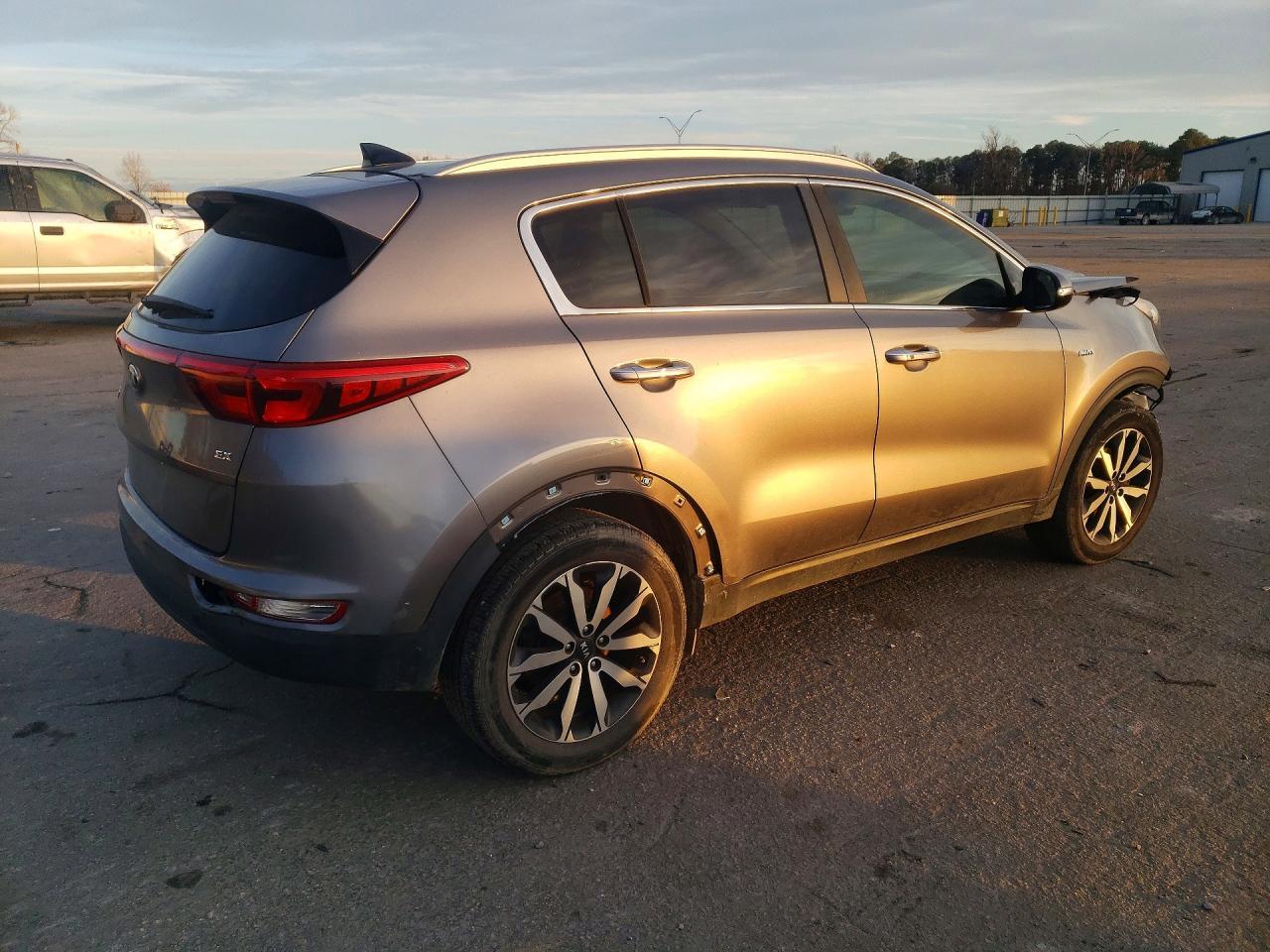 2017 Kia Sportage Ex - Фото 3