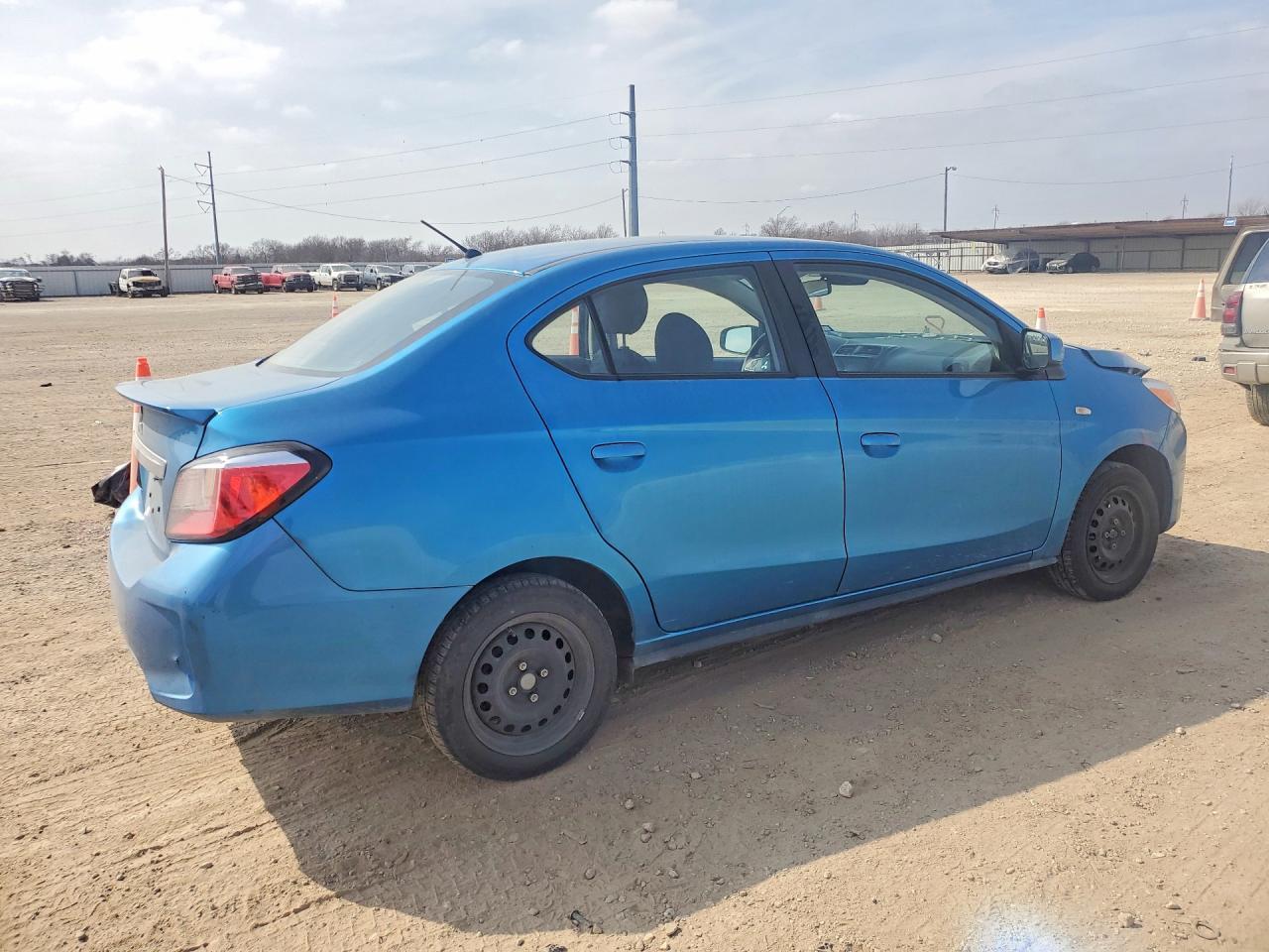 2024 Mitsubishi Mirage G4 Es - Image 3