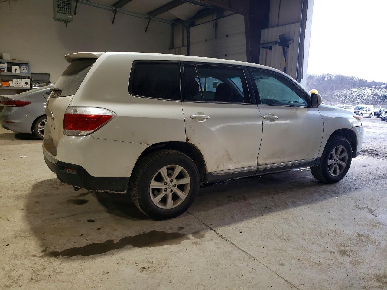 2013 Toyota Highlander Base - Image 3