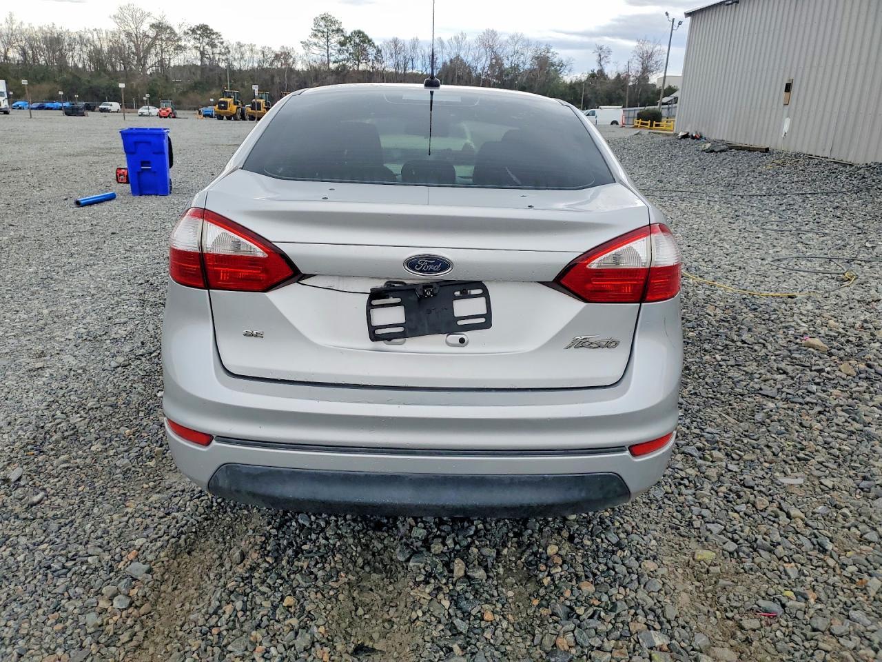 2015 Ford Fiesta Se - Image 6