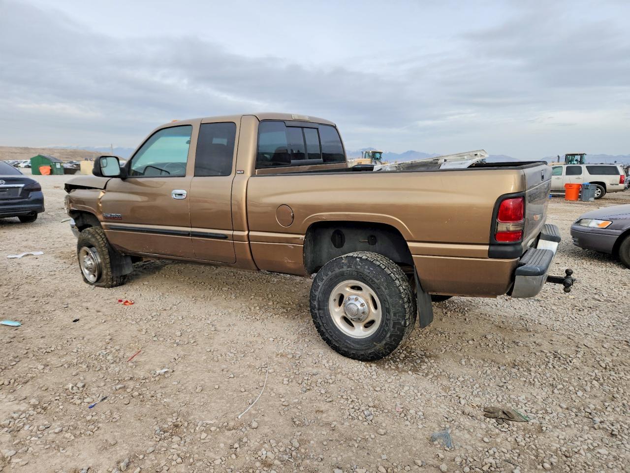 2001 Dodge Ram 2500 - Фото 2