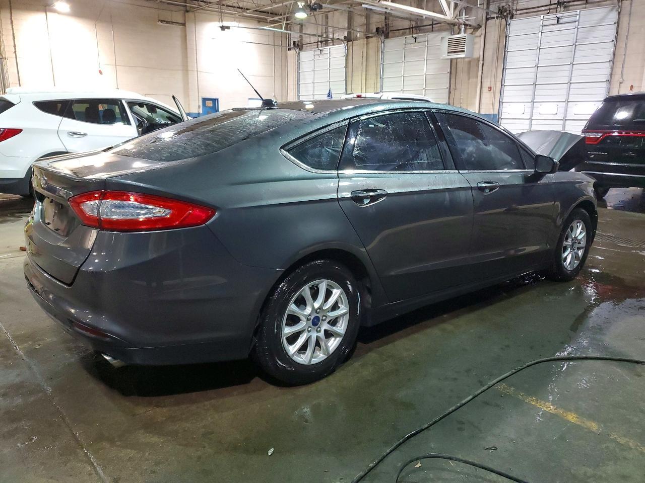 2016 Ford Fusion S - Фото 3