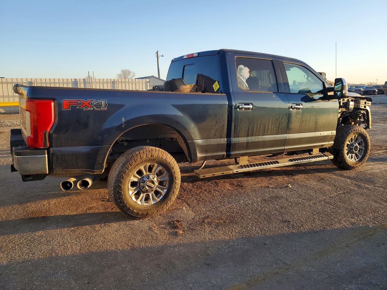 2017 Ford F250 Super Duty - Фото 3