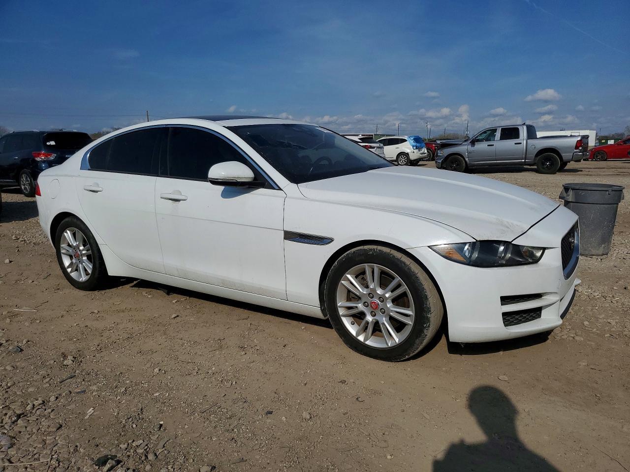 2018 Jaguar Xe Premium 20D Tdsl - Image 4