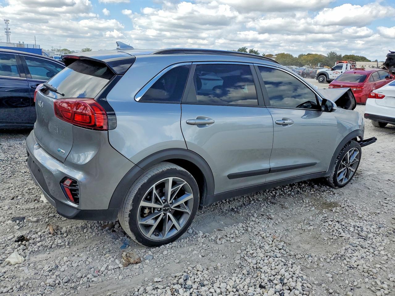 2022 Kia Niro Touring Special Edition - Image 3