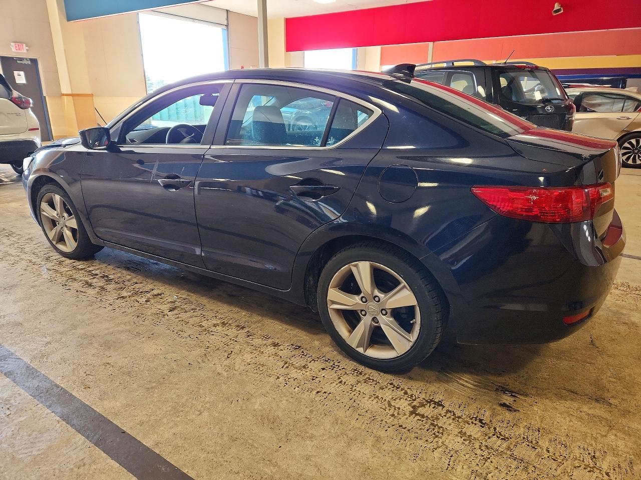 2013 Acura Ilx 24 Premium - Image 2