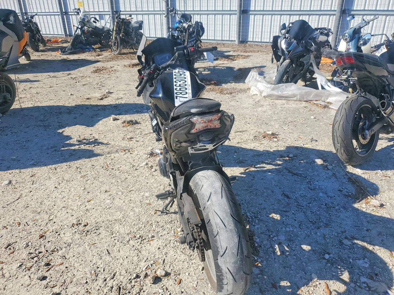 2022 Kawasaki Ex650 N - Фото 4