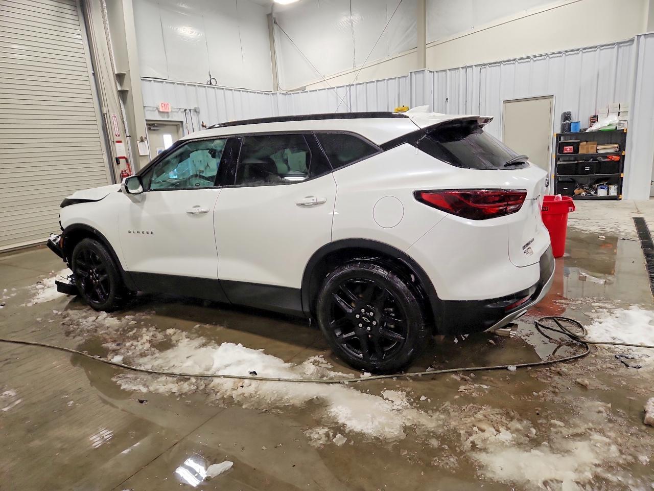 2023 Chevrolet Blazer 3Lt - Фото 2