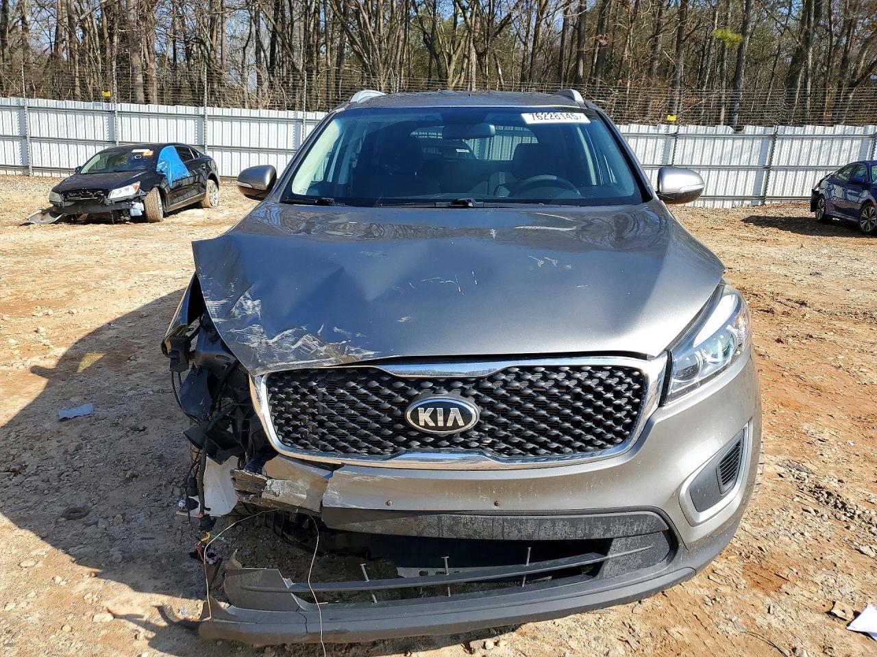 2016 Kia Sorento - Image 5