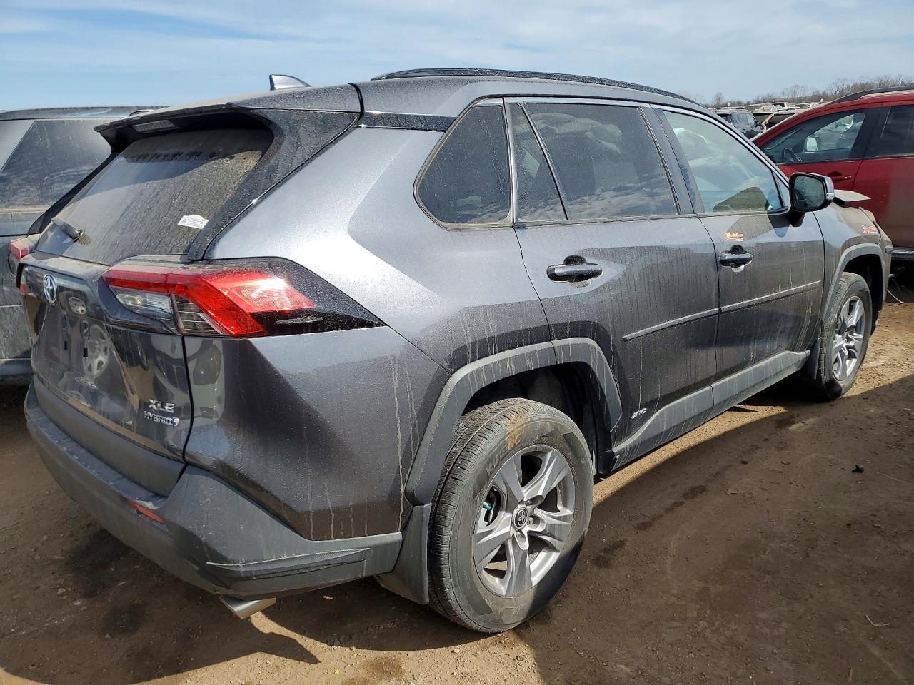 2022 Toyota Rav4 Hybrid Xle - Image 3
