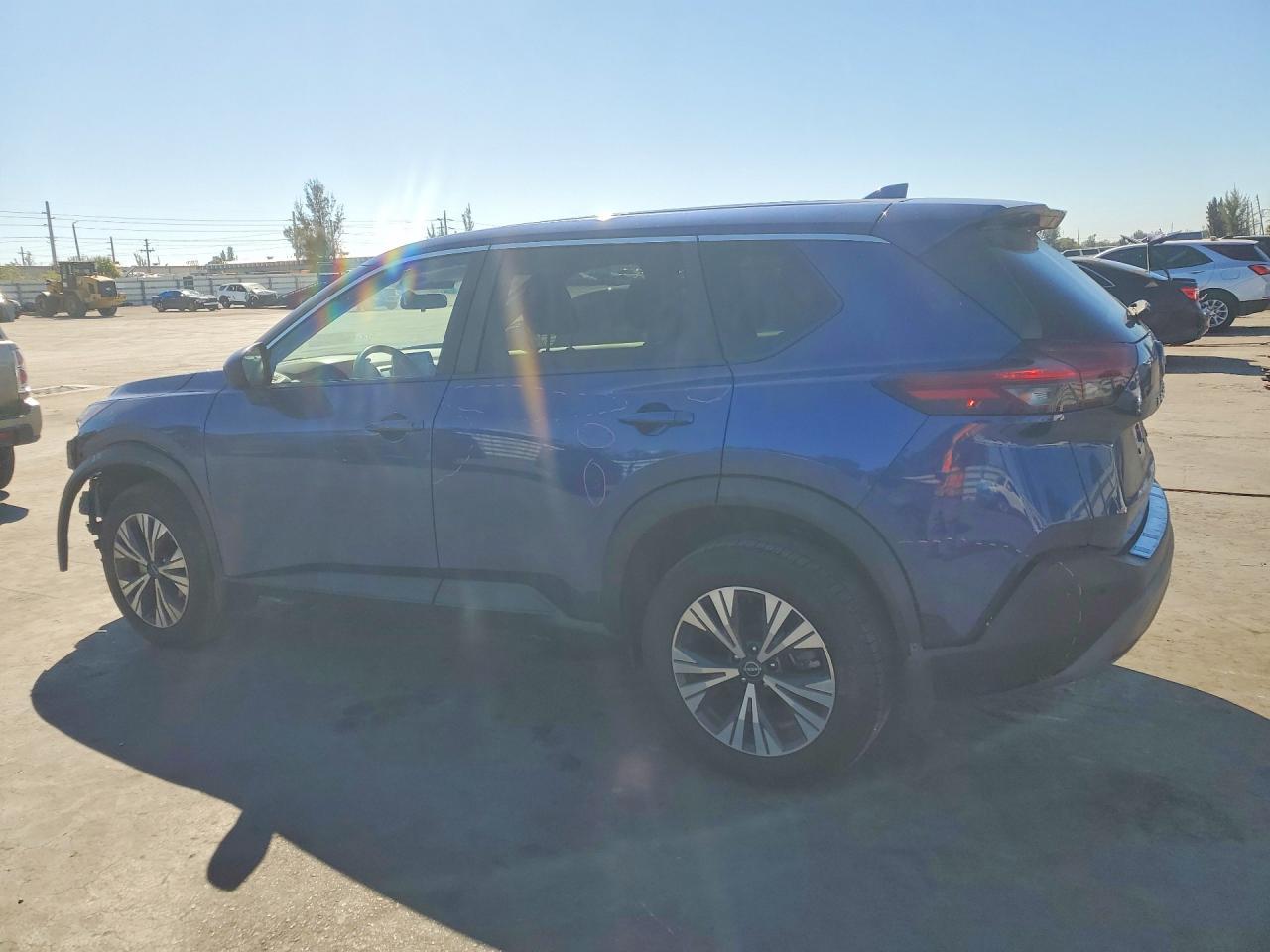 2023 Nissan Rogue Sv - Фото 2