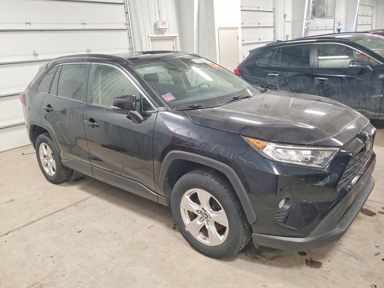 2019 Toyota Rav4 Xle - Image 4