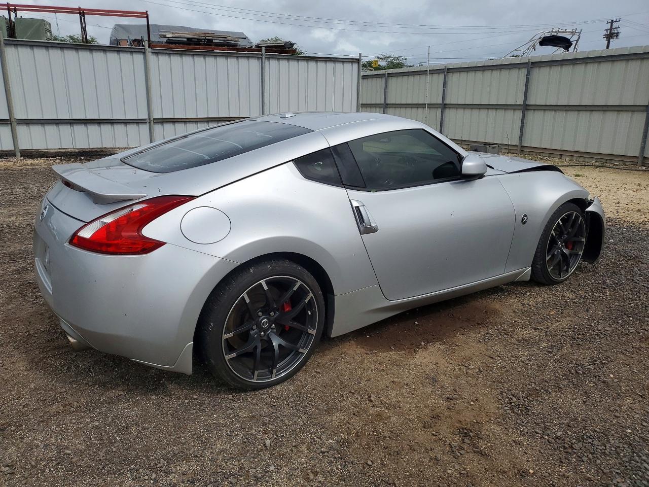 2016 Nissan 370Z Base - Image 3
