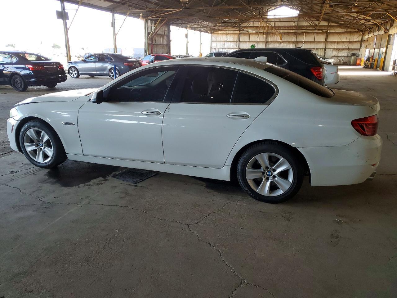 2016 BMW 528 I - Фото 2