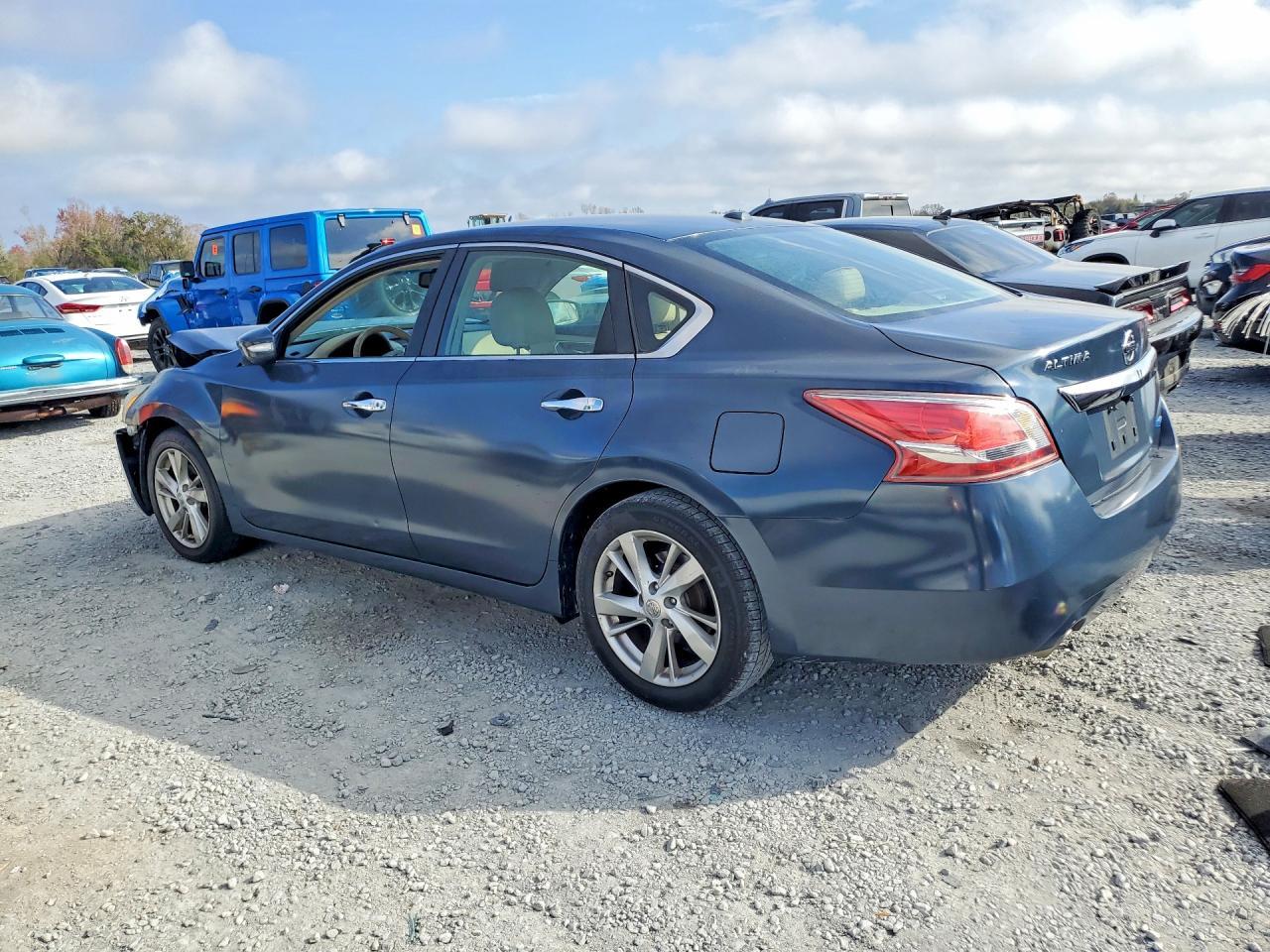 2013 Nissan Altima 2.5 - Фото 2