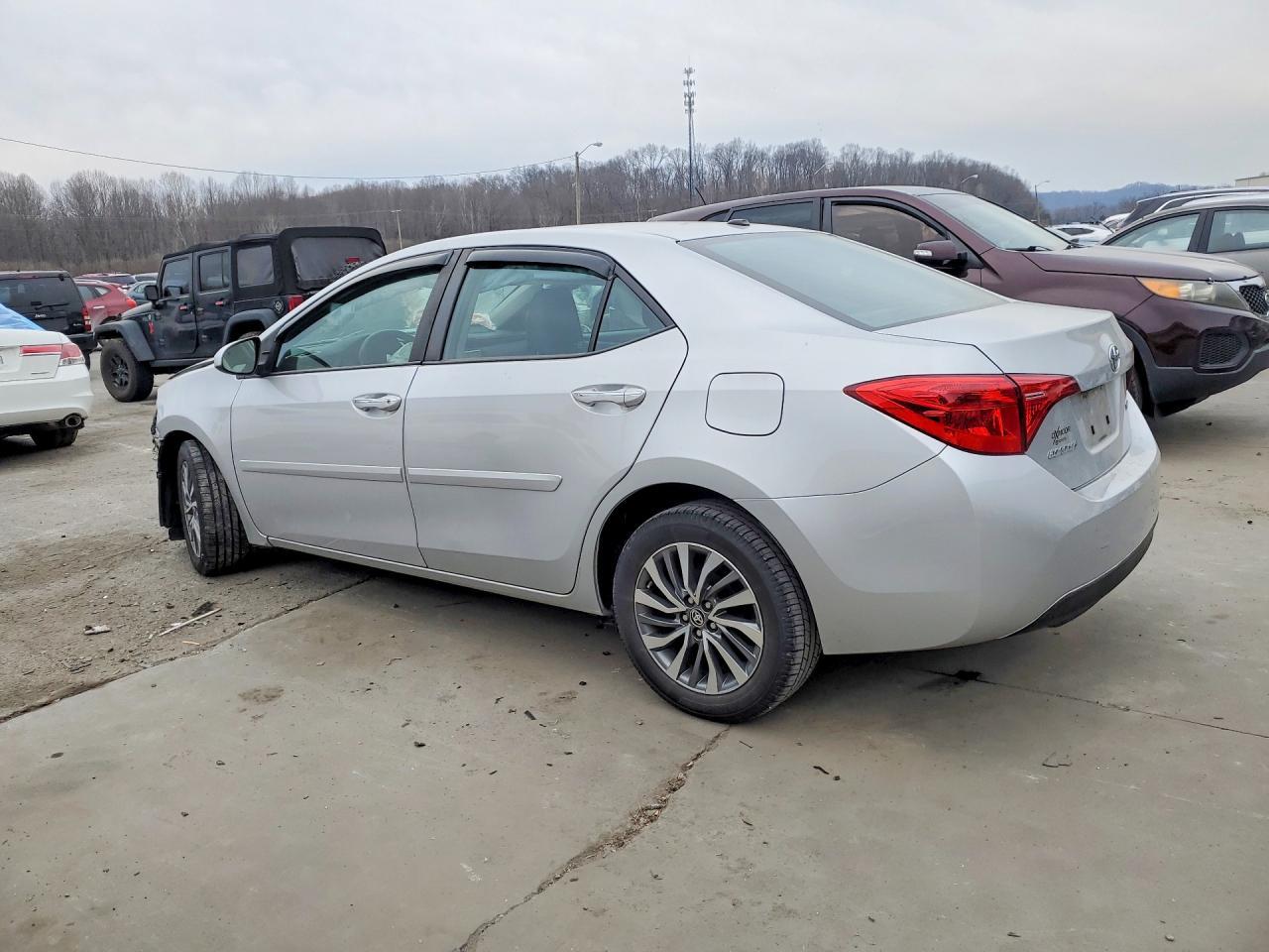 2017 Toyota Corolla Xle - Фото 2