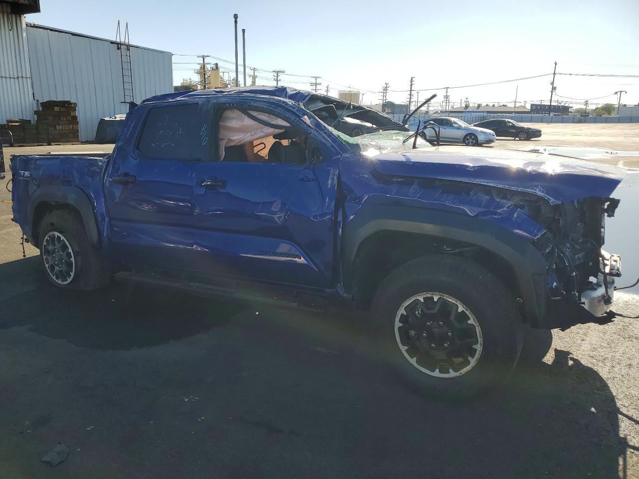2025 Toyota Tacoma Double Cab - Image 4