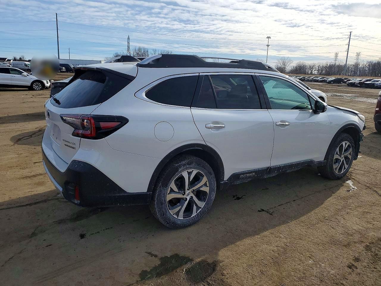 2022 Subaru Outback Touring - Image 3