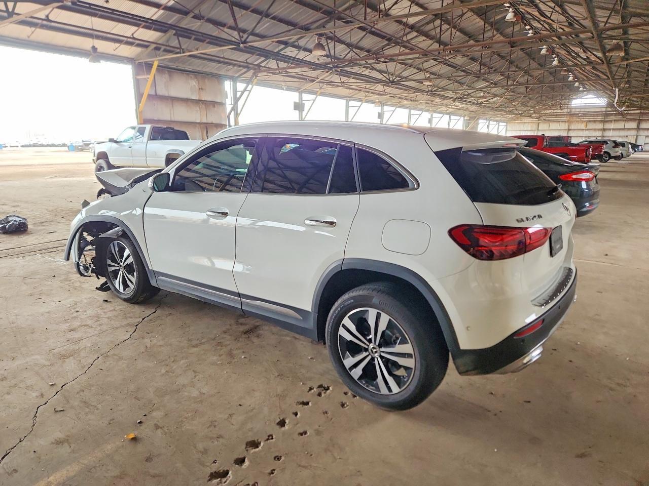 2025 Mercedes-Benz Gla 250 - Image 2