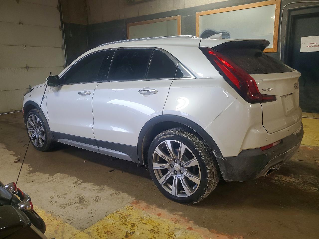2022 Cadillac Xt4 Premium Luxury - Фото 2