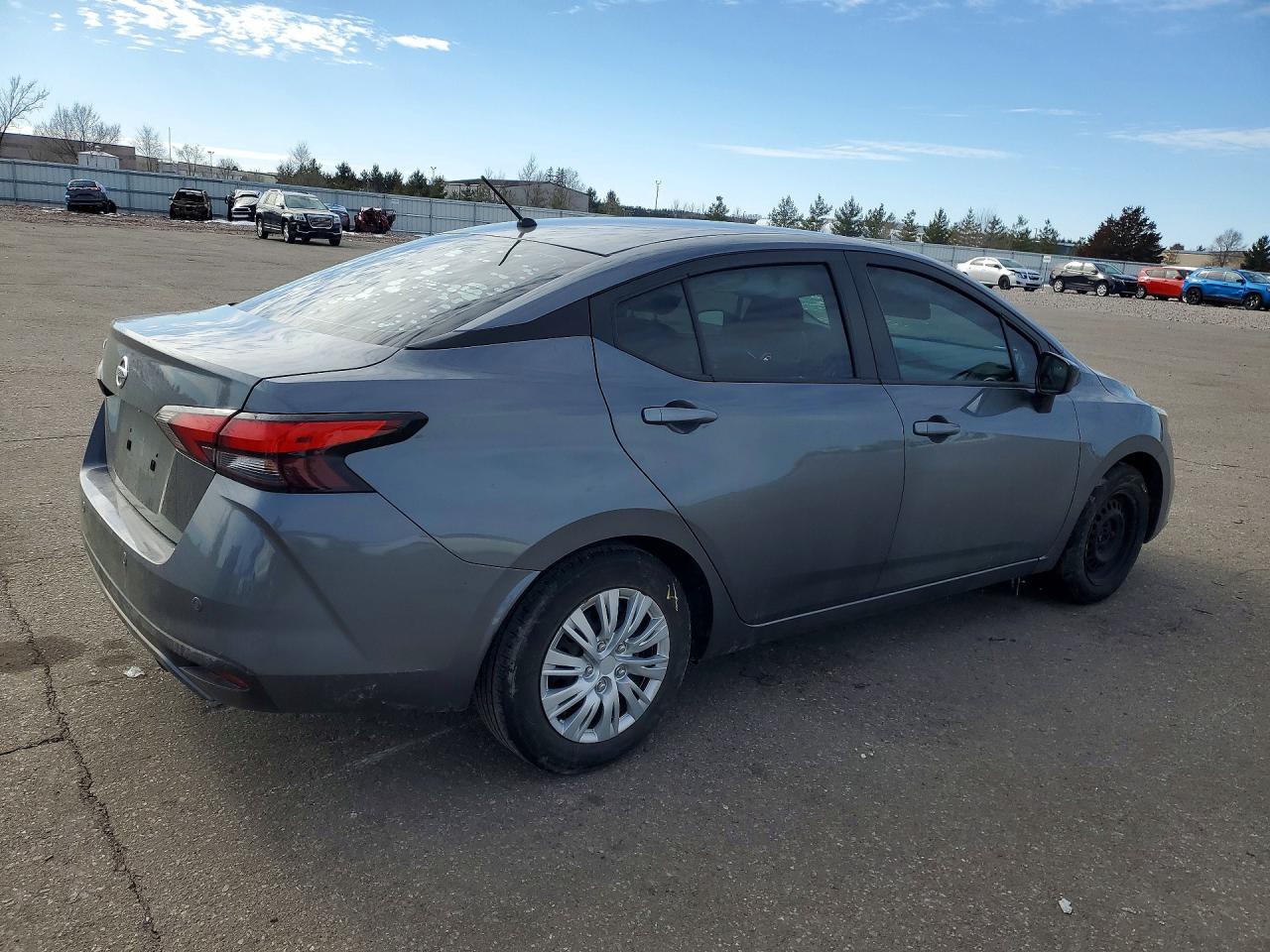 2020 Nissan Versa S - Фото 3
