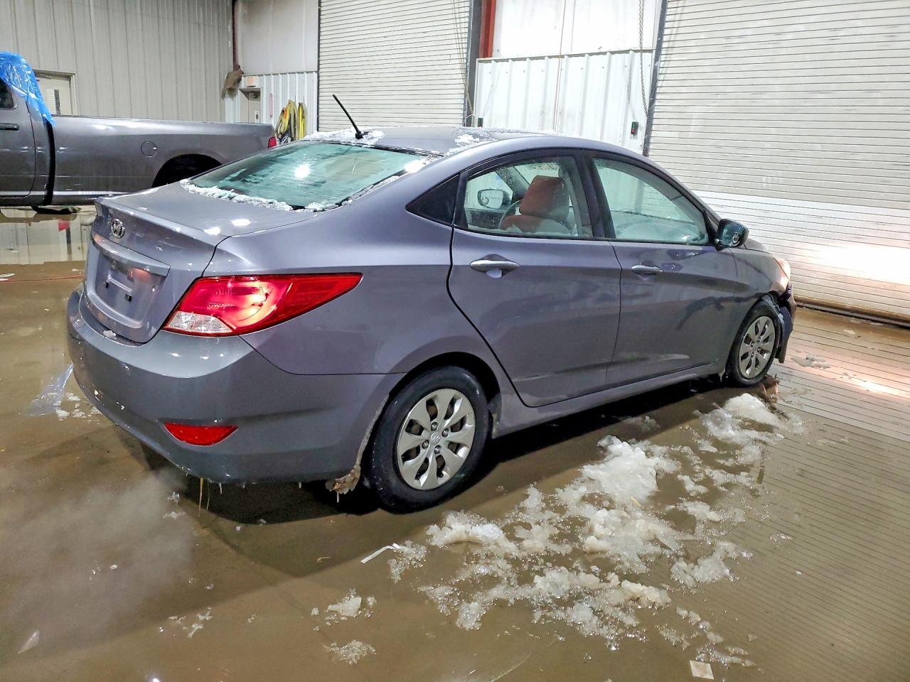 2017 Hyundai Accent Se - Фото 3