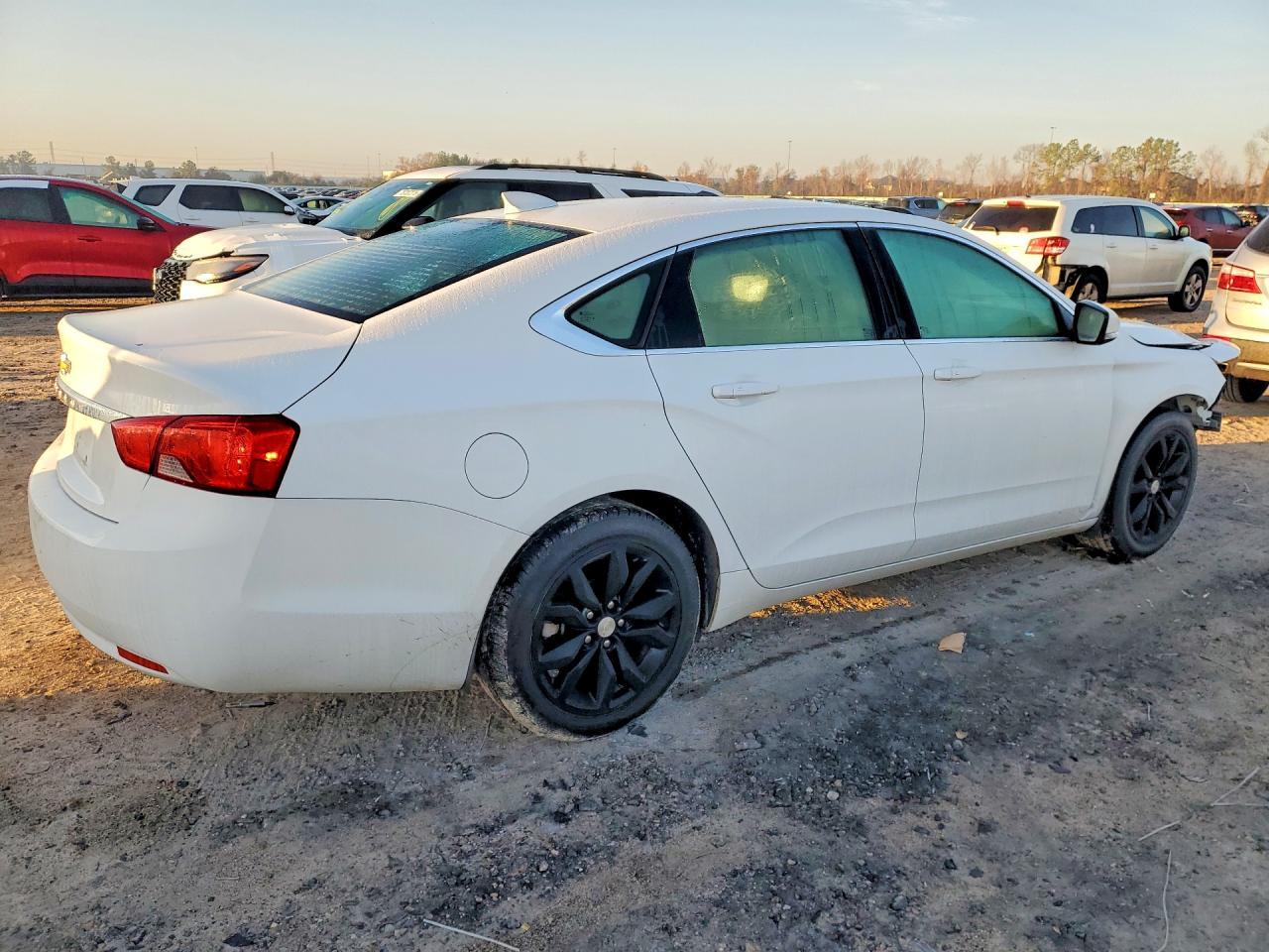 2019 Chevrolet Impala Lt - Image 3