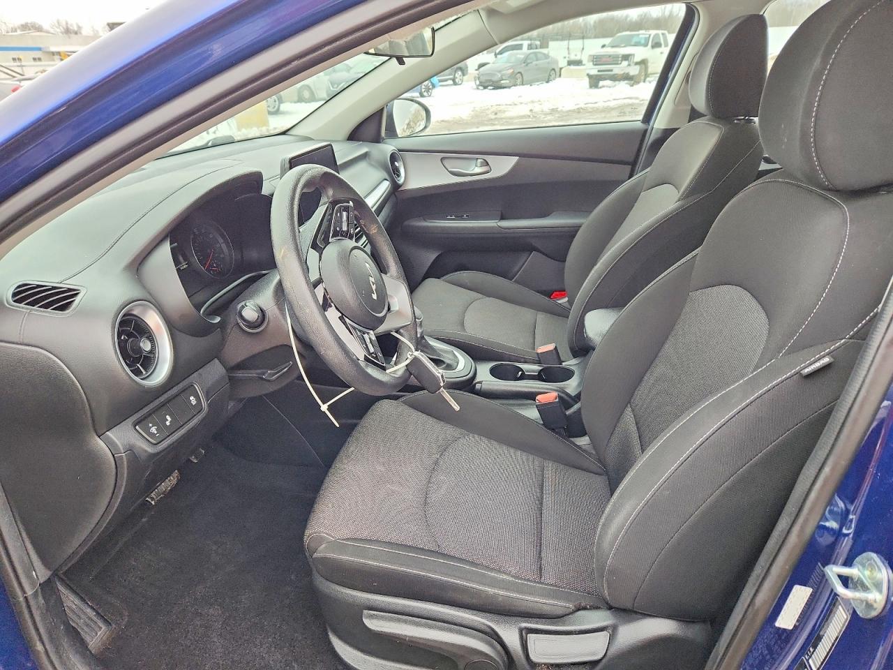 2023 Kia Forte Lxs - Image 7