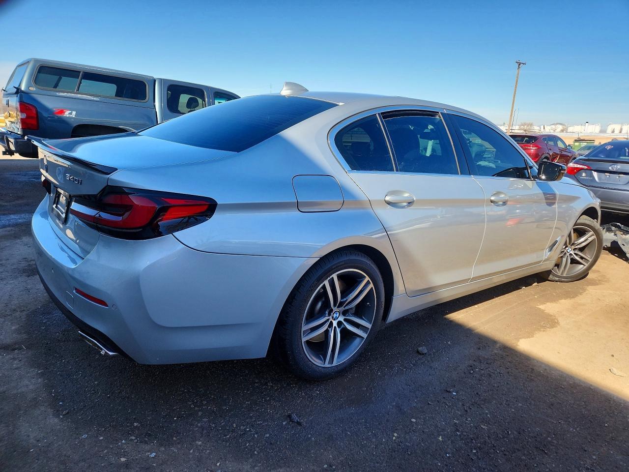 2021 BMW 540 Xi - Image 3