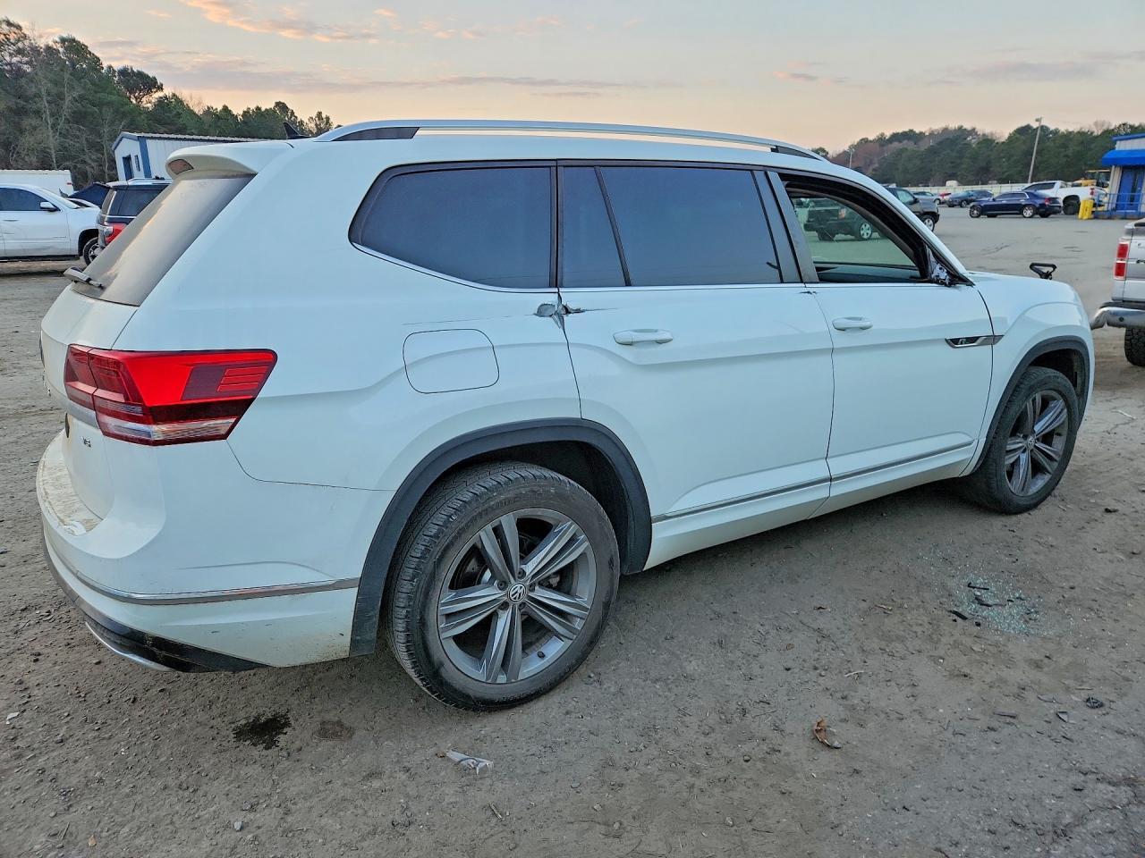 2018 Volkswagen Atlas Se - Image 3