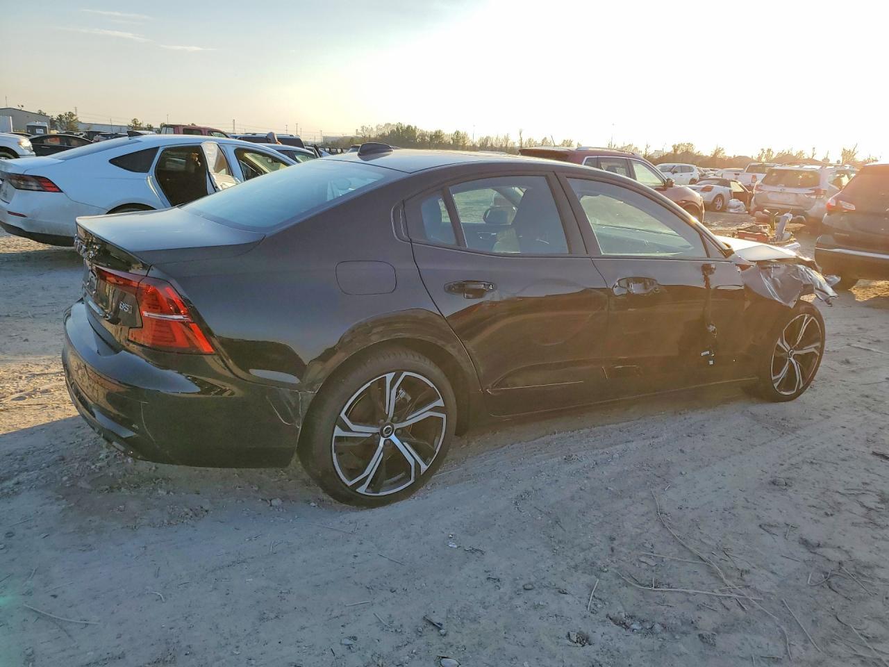 2024 Volvo S60 Core - Image 3