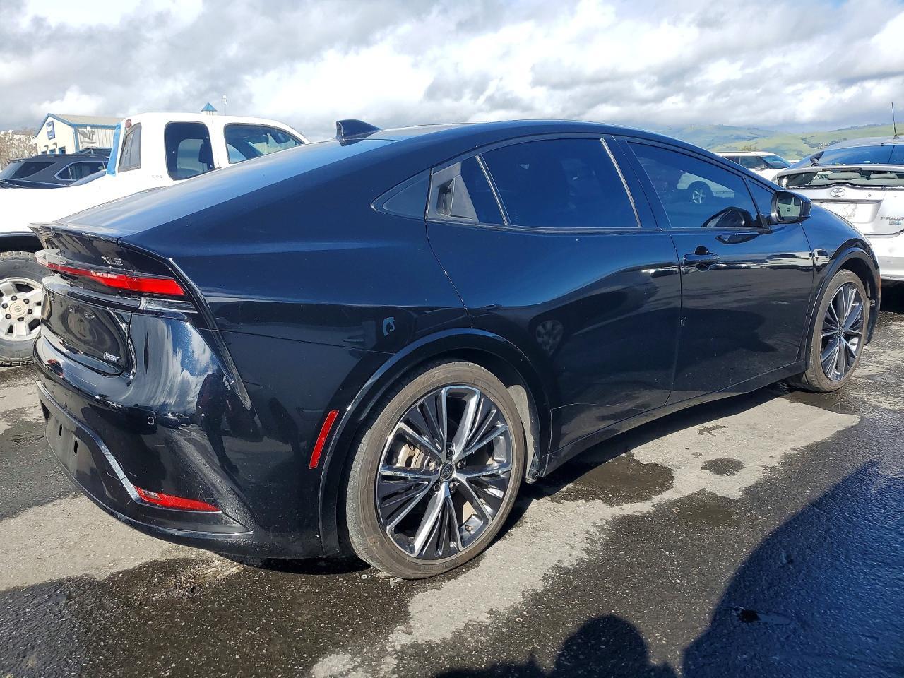 2023 Toyota Prius Le - Фото 3