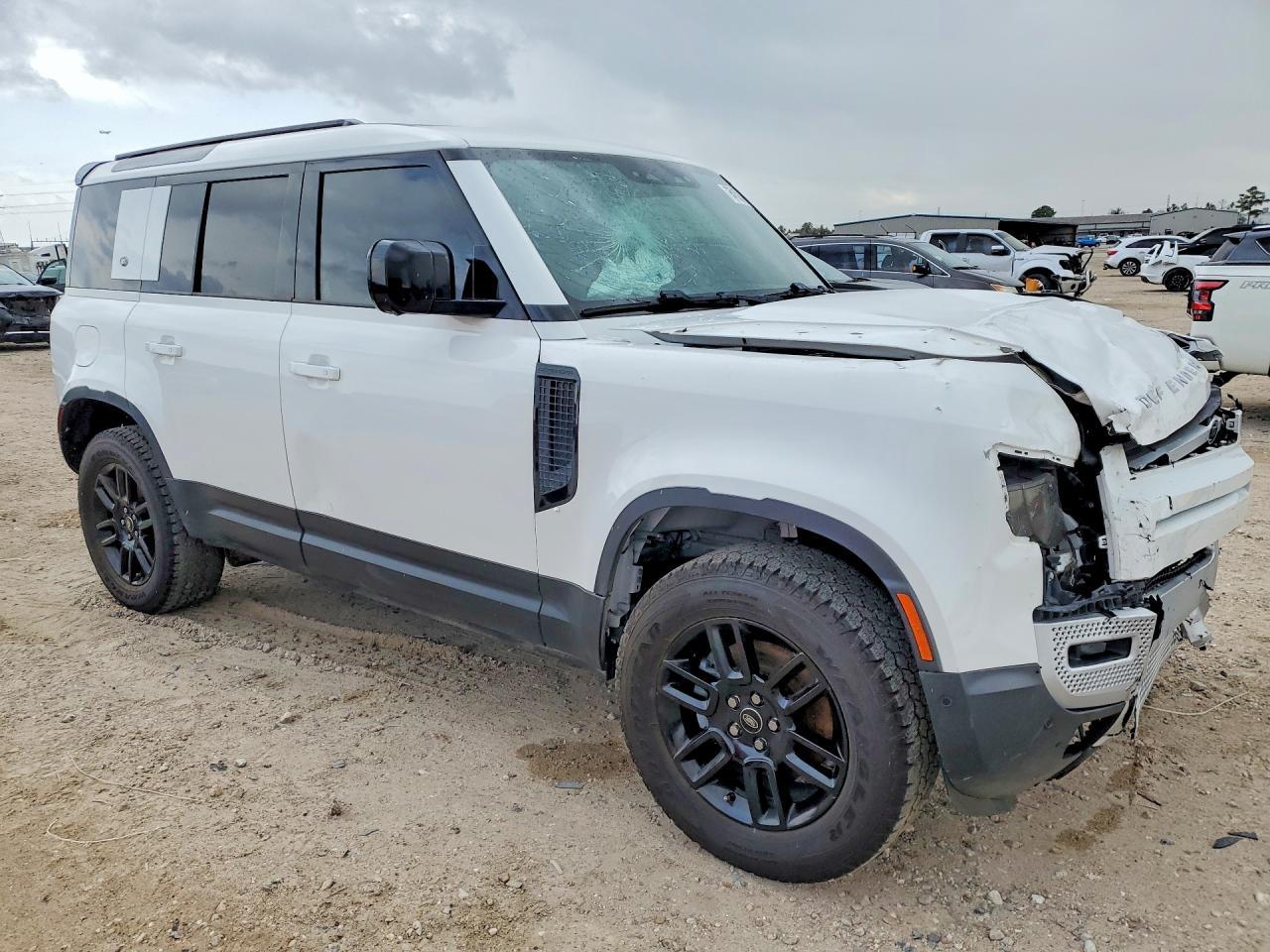 2023 Land Rover Defender 110 S - Фото 4