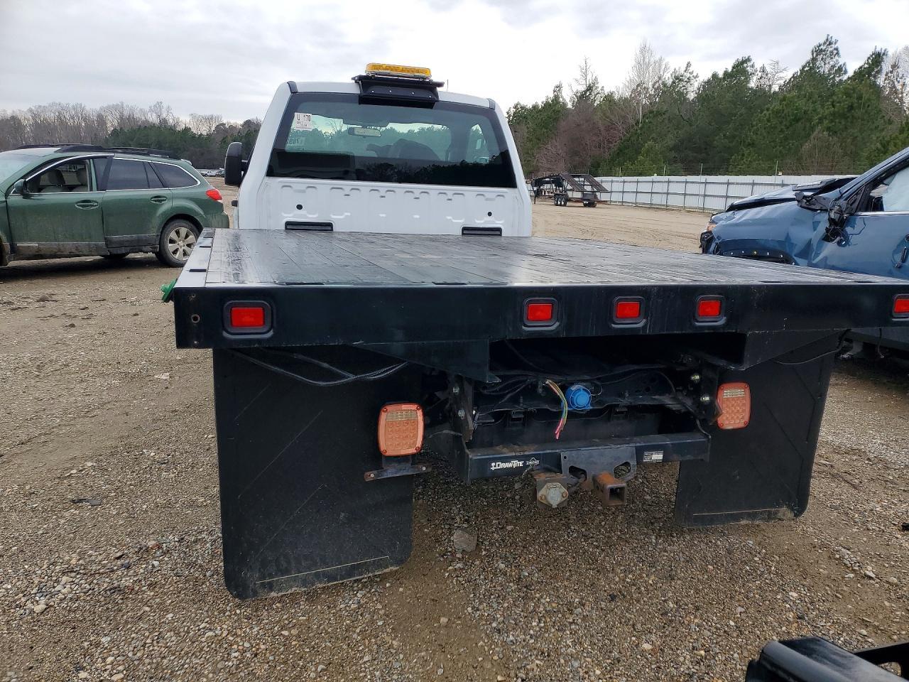 2017 Ford F350 Super Duty Flatbed Truck - Фото 6