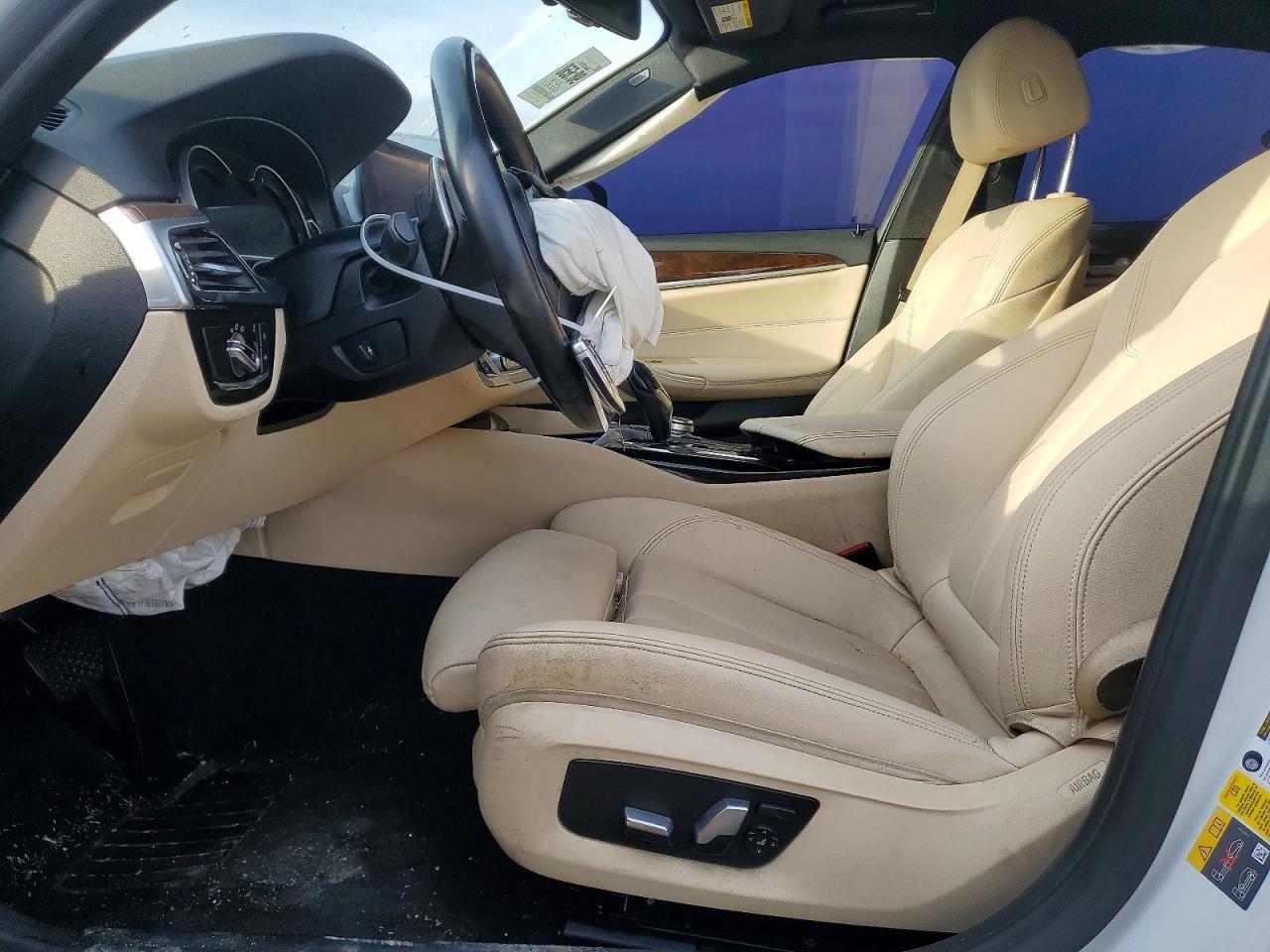 2019 BMW 530E - Фото 7