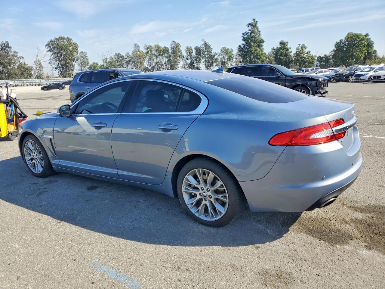 2013 Jaguar Xf - Фото 2