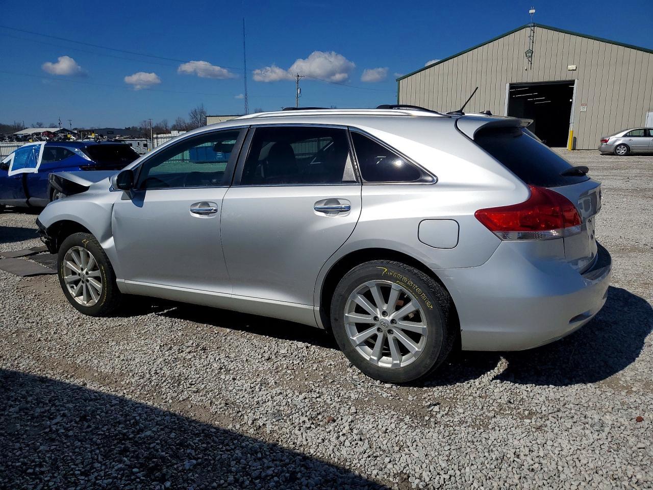 2009 Toyota Venza - Image 2